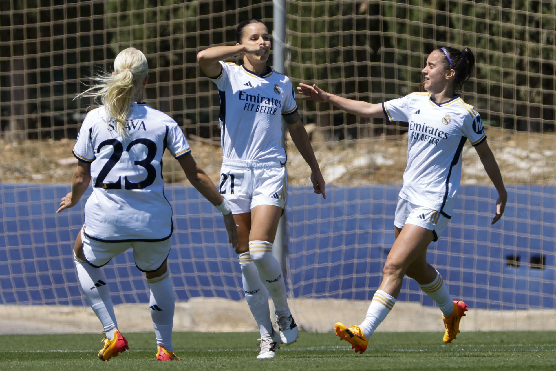 rss-efe5f20cfa799f8ea61e80f76fb64c3726327a1dc7cw 2-4. La colombiana Caicedo lidera con un doblete la remontada del Real Madrid al Levante