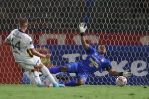 alt 1-1. Rosario empata de visita, es segundo en el grupo G y hunde a Caracas en la Libertadores