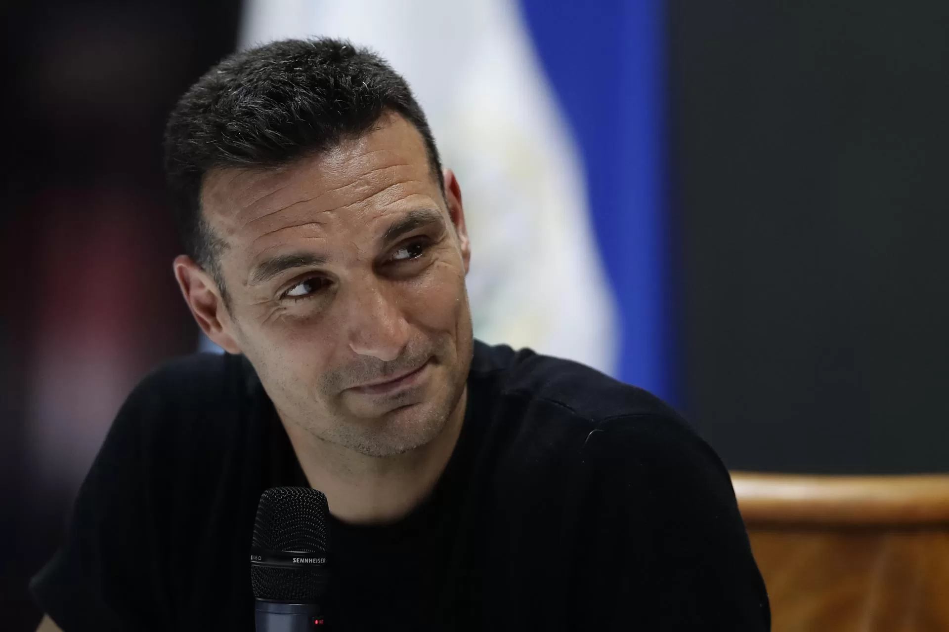 alt Scaloni se reúne con el presidente de la AFA para planificar la Copa América