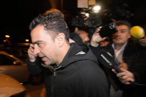 alt Golpe de teatro en el banquillo azulgrana con la continuidad de Xavi hasta junio de 2025