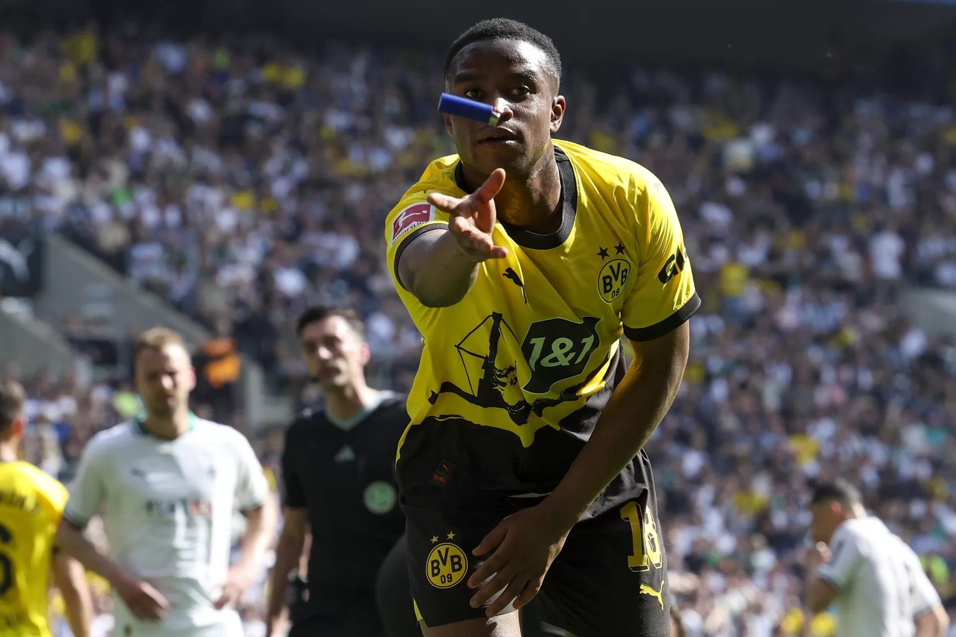 alt 1-2. Sabitzer da la victoria al Dortmund, que pierde a Haller