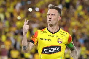 alt 2-2. Talleres empata in extremis ante Barcelona y queda líder de Grupo B de Libertadores