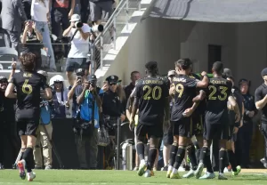 ALT Heung Min Son marca el 'Gol del Año' de la MLS, según los aficionados