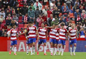 alt Granada supera a un flojo Osasuna para resistirse al descenso