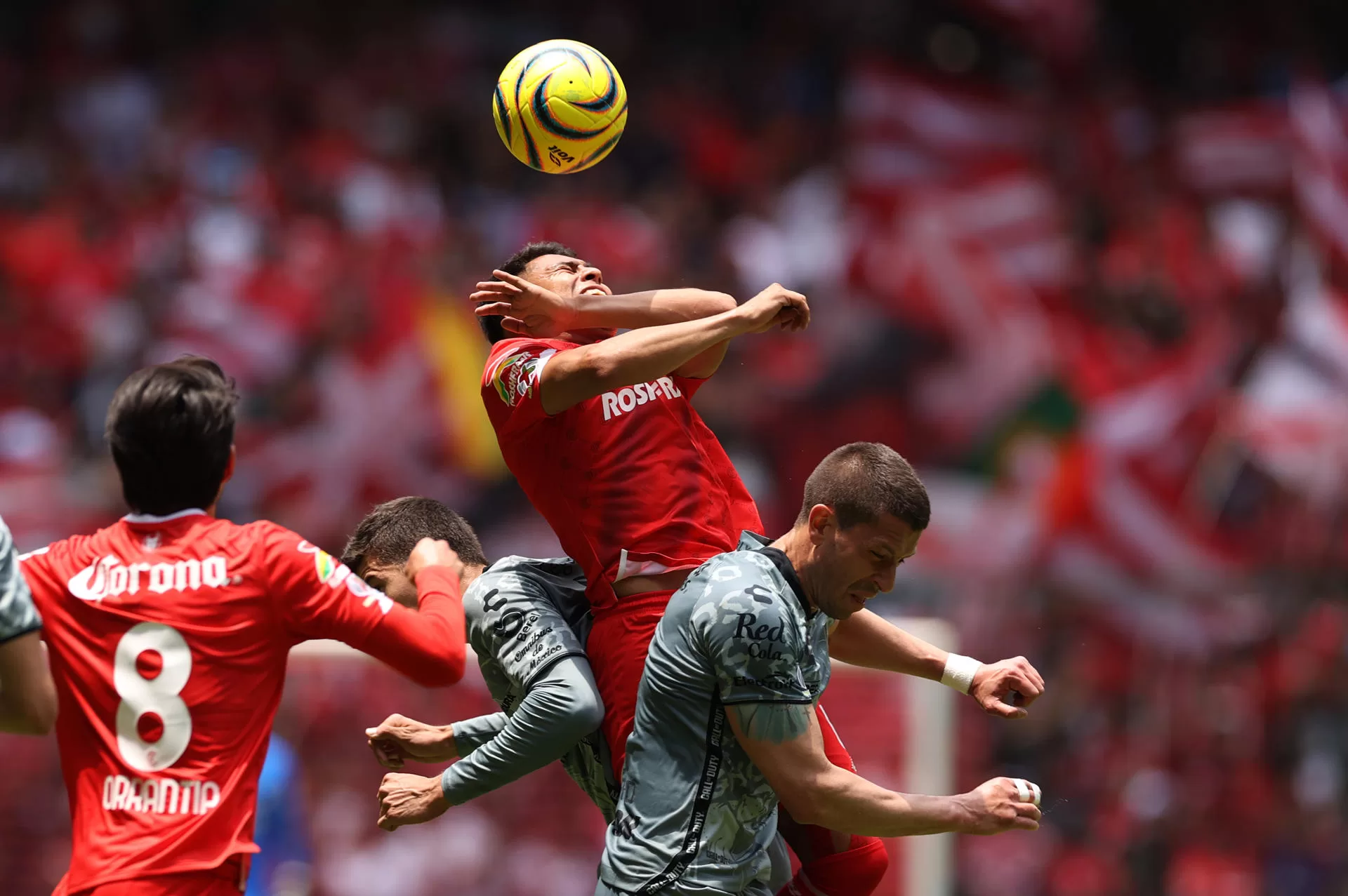 Toluca lidera en México y el venezolano Rondón reina entre los goleadores