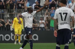 alt 2-4. El Nápoles reina en la locura