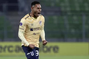 El panameño Ismael Diaz, delantero de la Universidad Católica de Ecuador es uno de los máximos goleadores de la Copa Sudamericana