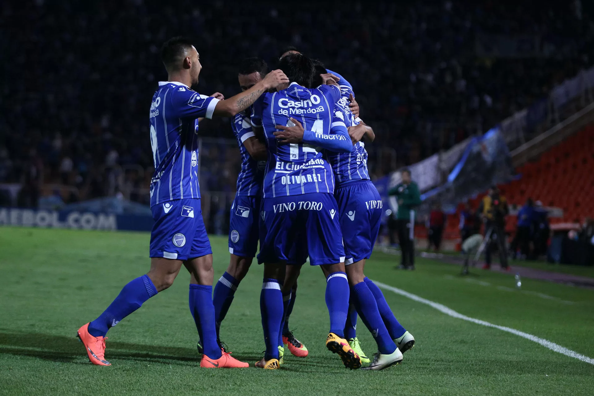 alt Un gol in extremis clasifica a Godoy Cruz a los cuartos de final de la Copa de la Liga de fútbol en Argentina