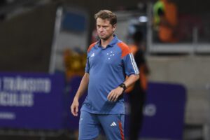 alt El Cruzeiro de Ronaldo busca la rehabilitación ante La Calera, que busca la cima