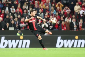 ALT 2-0. Hofmann y Boniface desatascan al Leverkusen