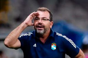 Sporting Cristal, líder de la liga peruana con 34 puntos, es dirigido por el brasileño Enderson Moreira