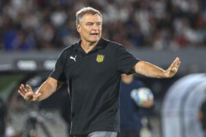 alt Peñarol cambia el chip y quiere acercarse al título