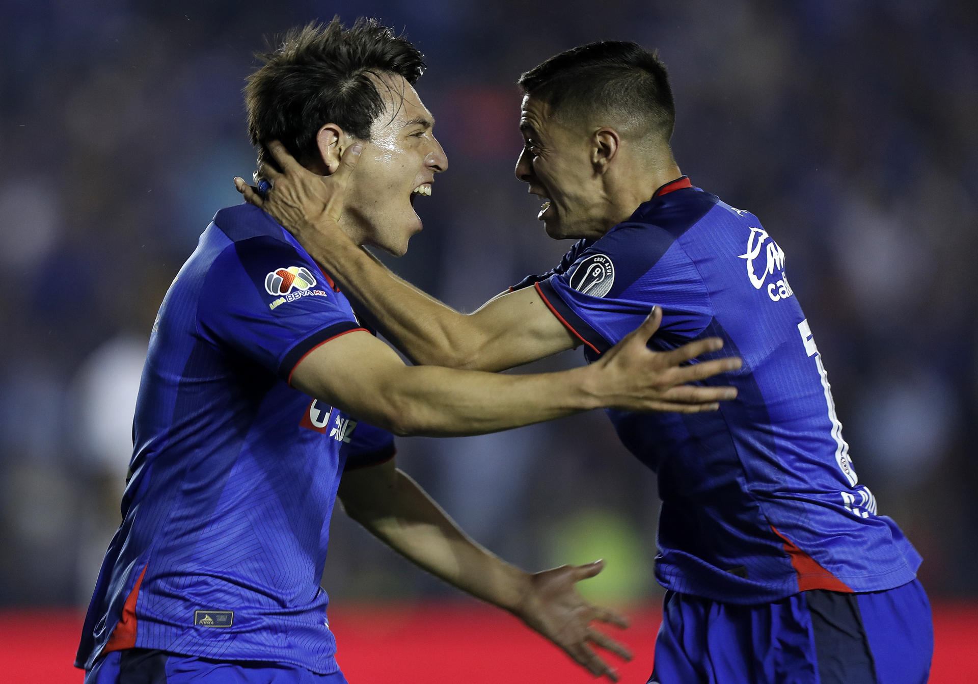 alt Cruz Azul lidera el Apertura mexicano, el portugués Paulinho a los goleadores