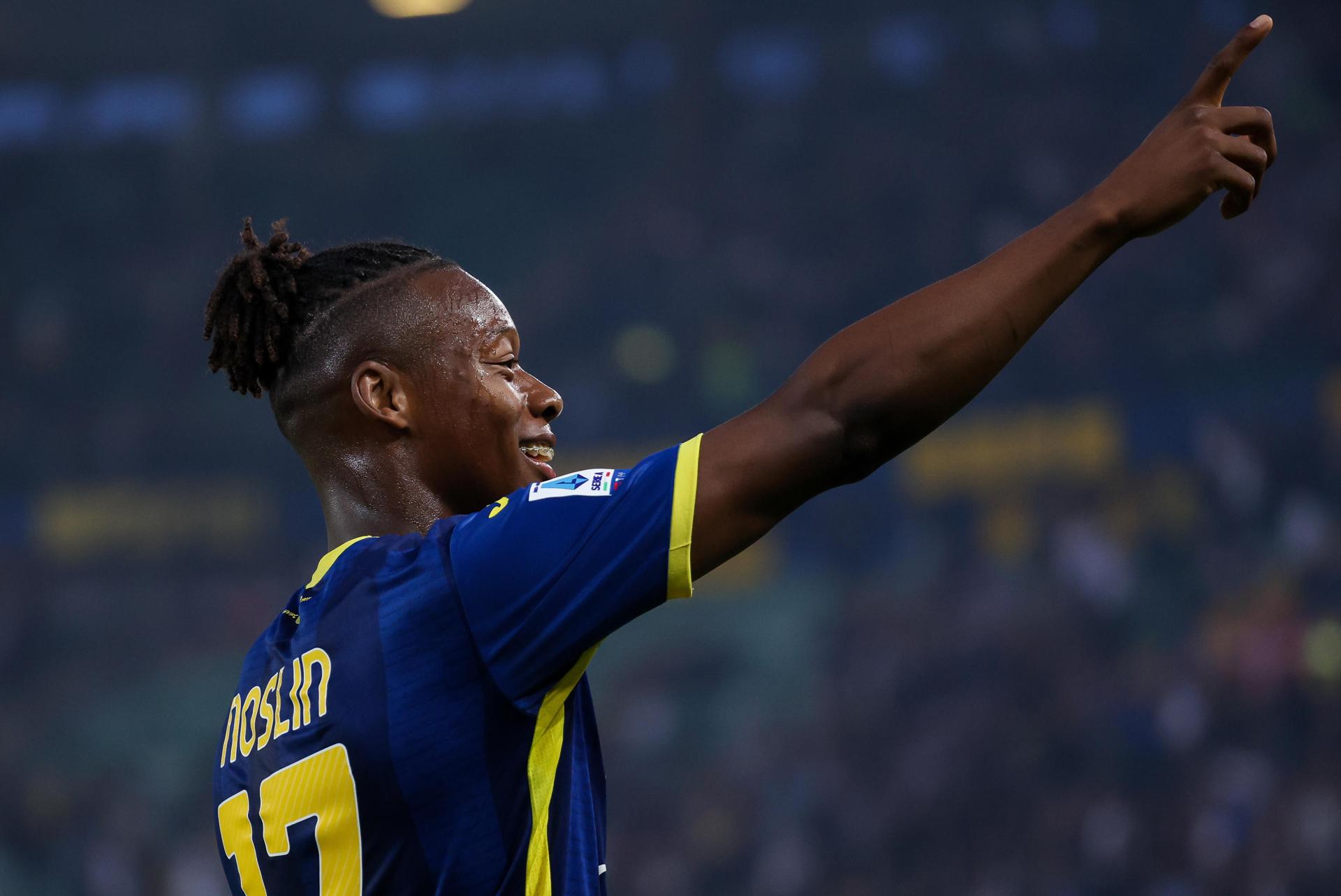 Noslin celebra el 1-1. EFE/EPA/SIMONE VENEZIA 