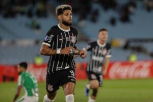 alt 0-2. Corinthians castiga al Nacional en Paraguay y es segundo en el Grupo F