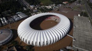 alt El Gobierno de Brasil pedirá la suspensión de los torneos de fútbol por las inundaciones