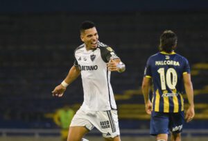alt 0-1. Atlético Mineiro se matricula en octavos y deprime a Rosario Central