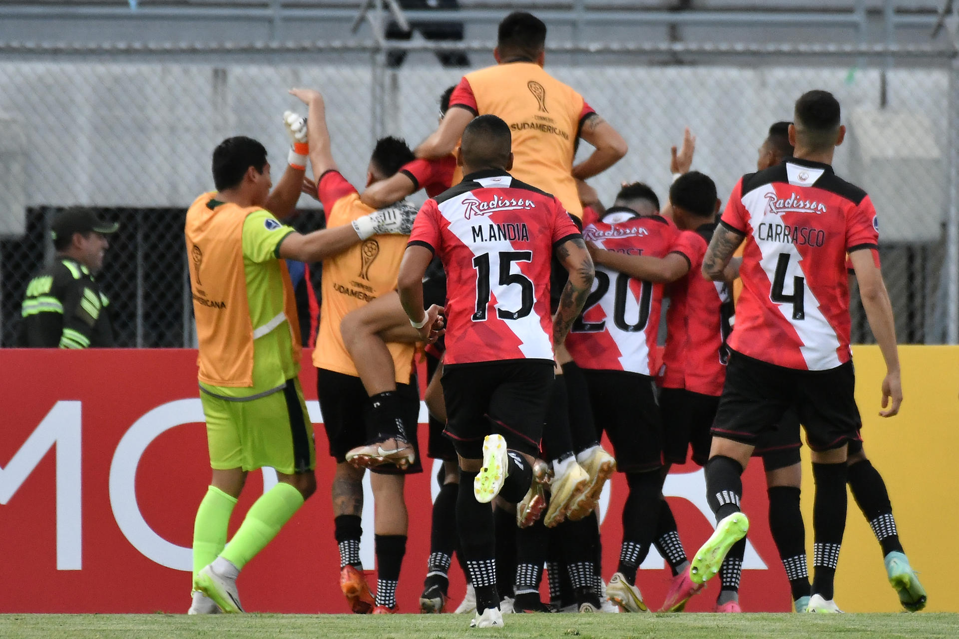 alt 2-1. Galindo y Álvarez mantienen a flote a Nacional Potosí en la Copa Sudamericana