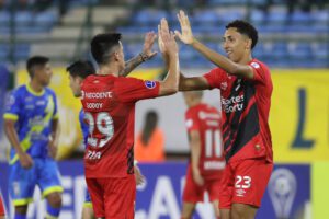 alt 1-5. Paranaense golea a un Rayo Zuliano sin esperanzas