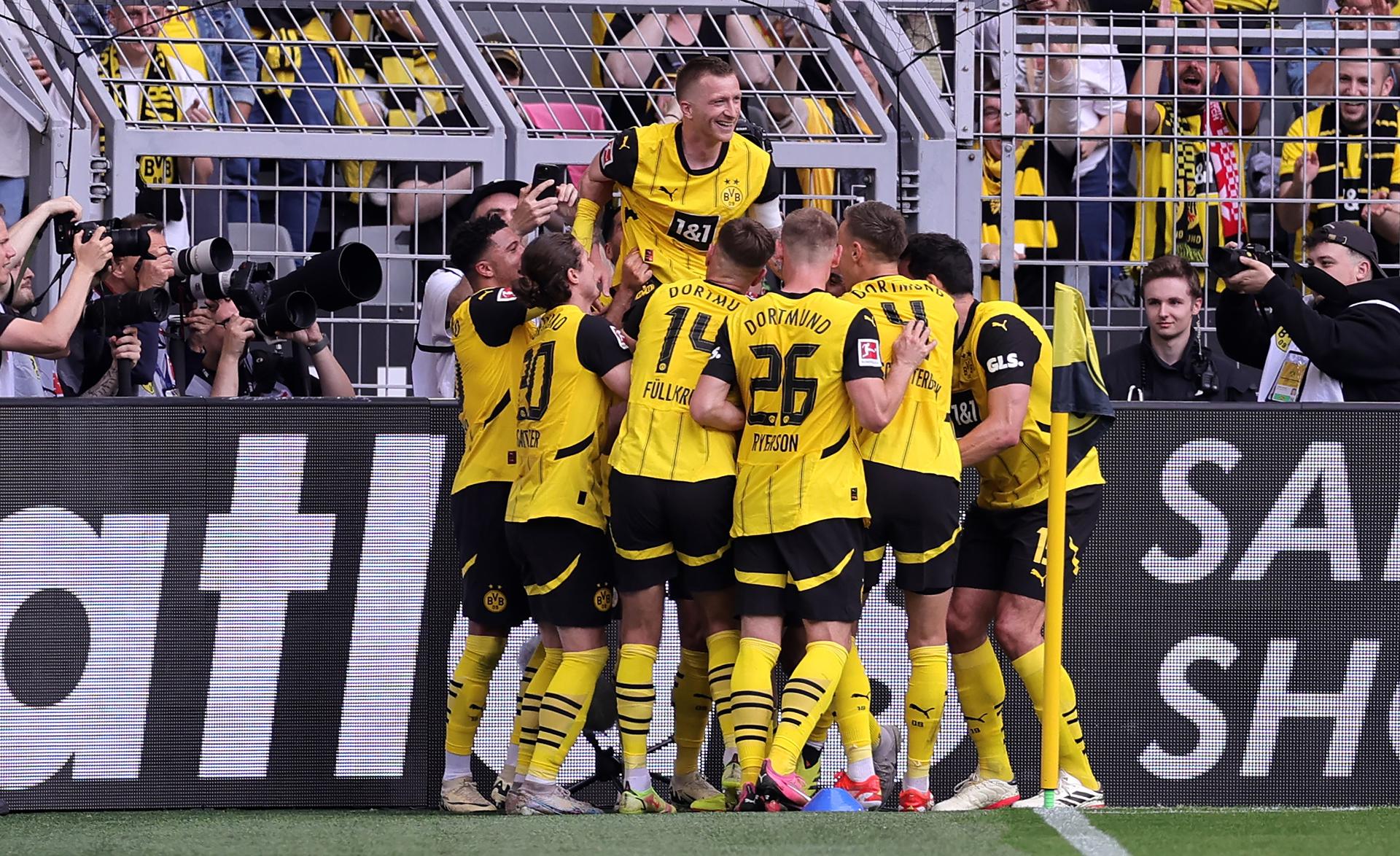 ALT4-0. El Dortmund golea al colista en la despedida de Reus