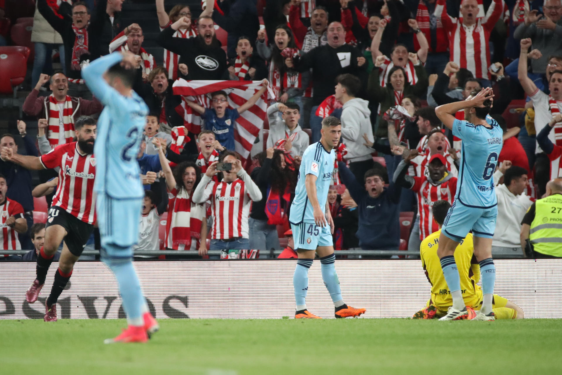 2-2. Español Villalibre iguala en el 96 un partido que aleja aún más al Athletic de la ‘Champions’