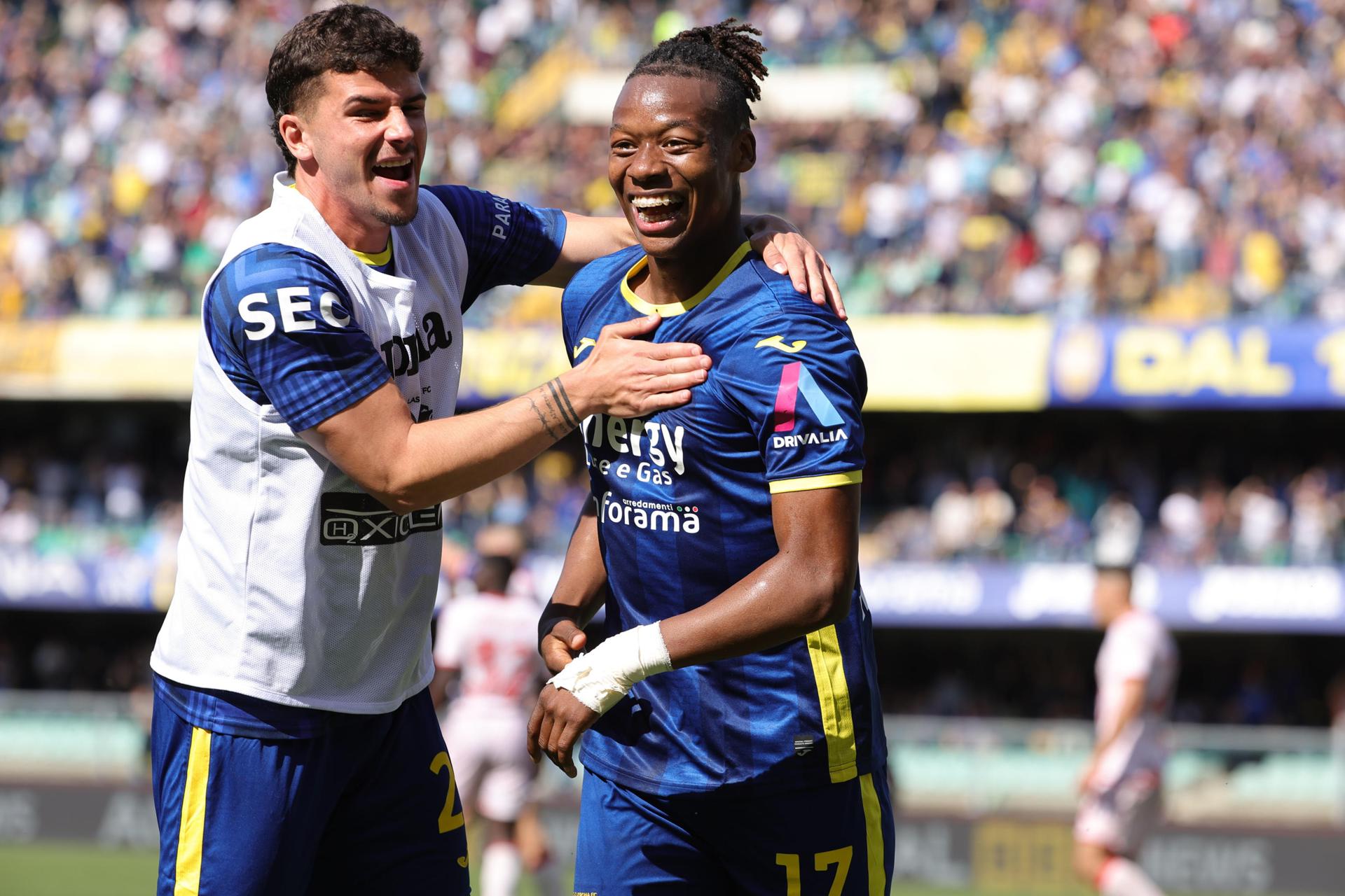 Tijjani Noslin, tras marcar el 2-1. EFE/EPA/EMANUELE PENNACCHIO 