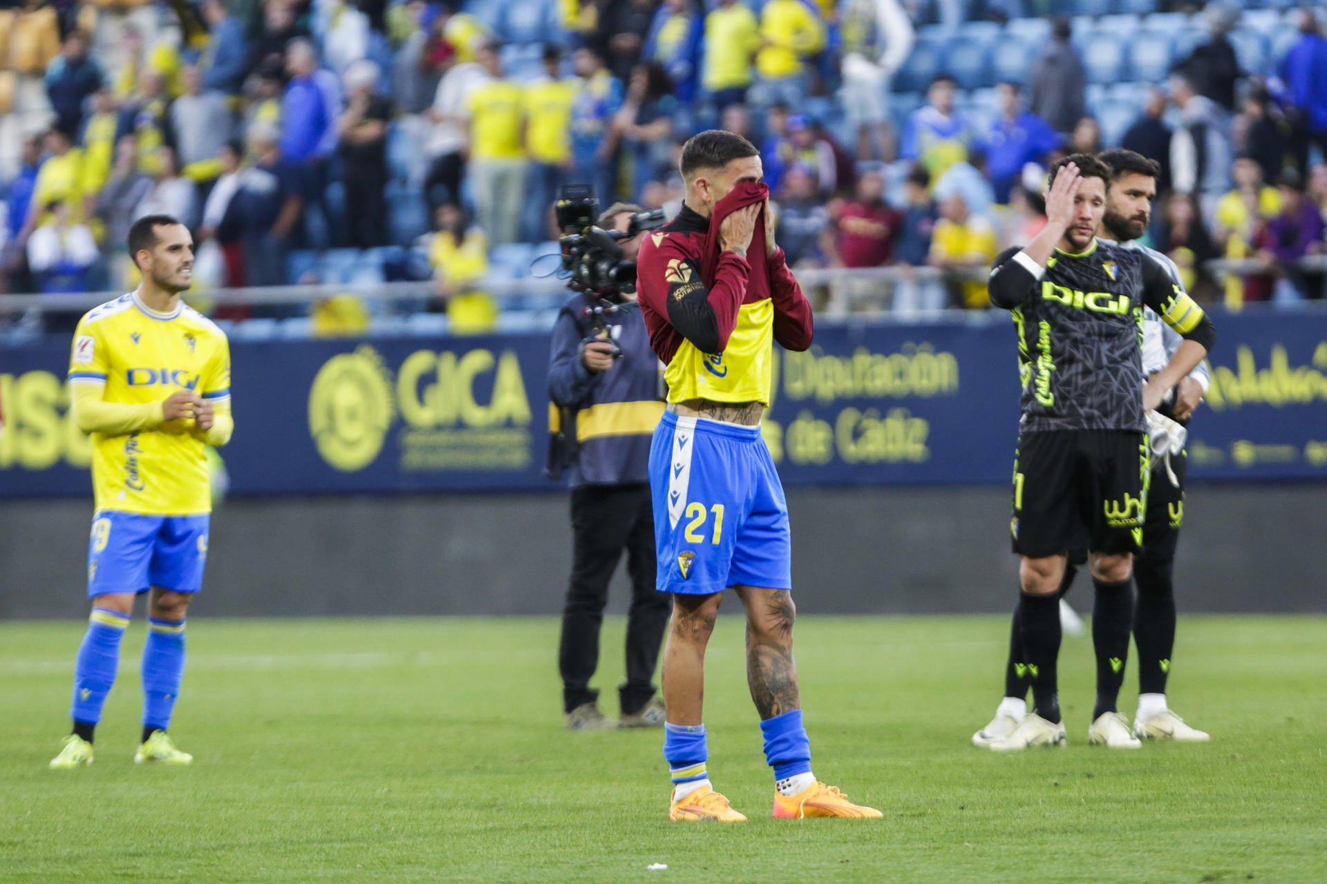 alt 0-0. Un empate que desciende al Cádiz y salva a Las Palmas