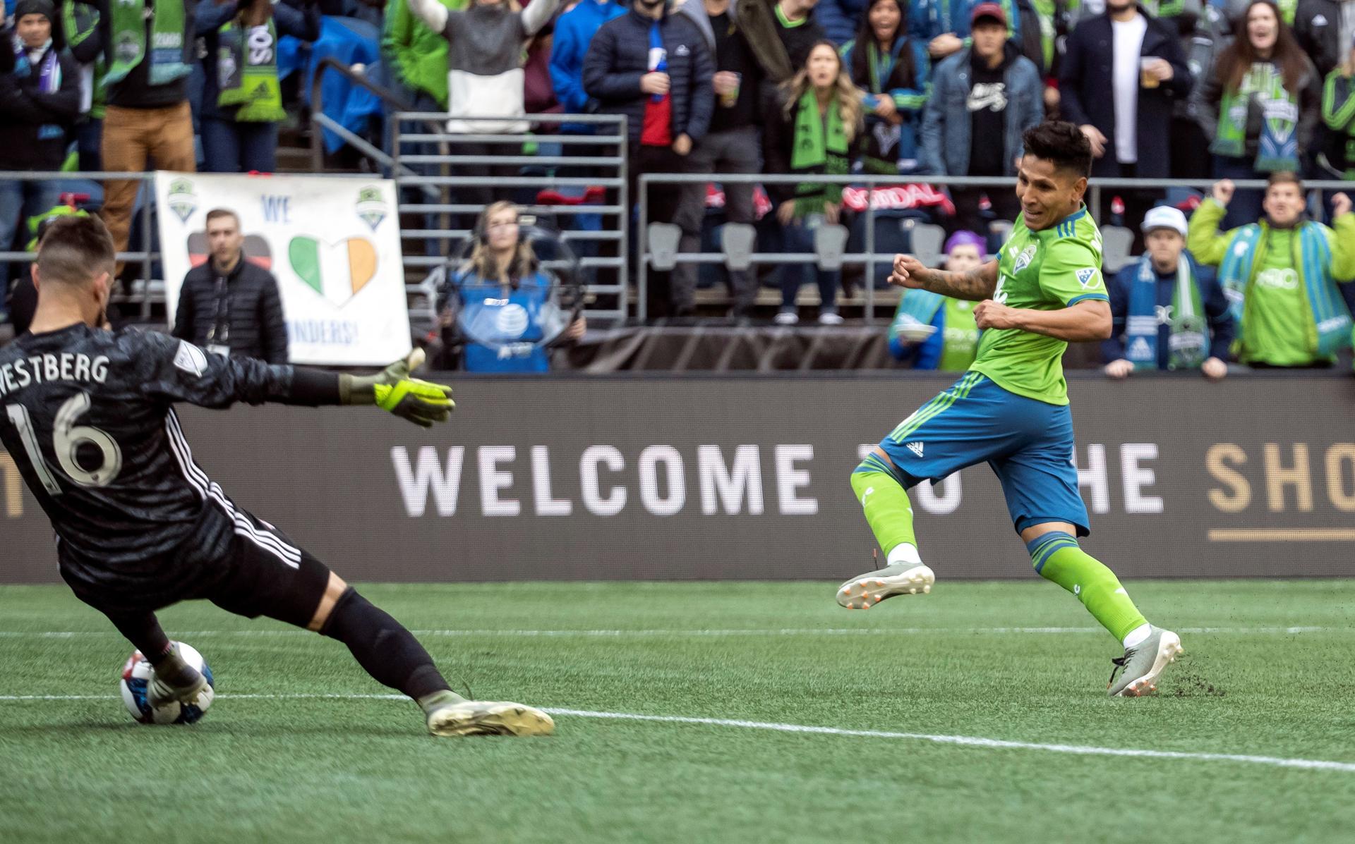 El peruano Raúl Ruidíaz anota el gol del triunfo para los Sounders