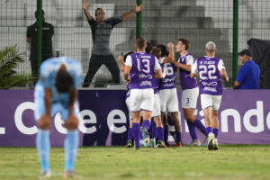 alt Los uruguayos Danubio y Cerro Lago, emparejados en la primera fase de la Sudamericana 2025