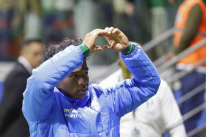 alt Endrick se emociona con el homenaje de la afición en su último partido con el Palmeiras
