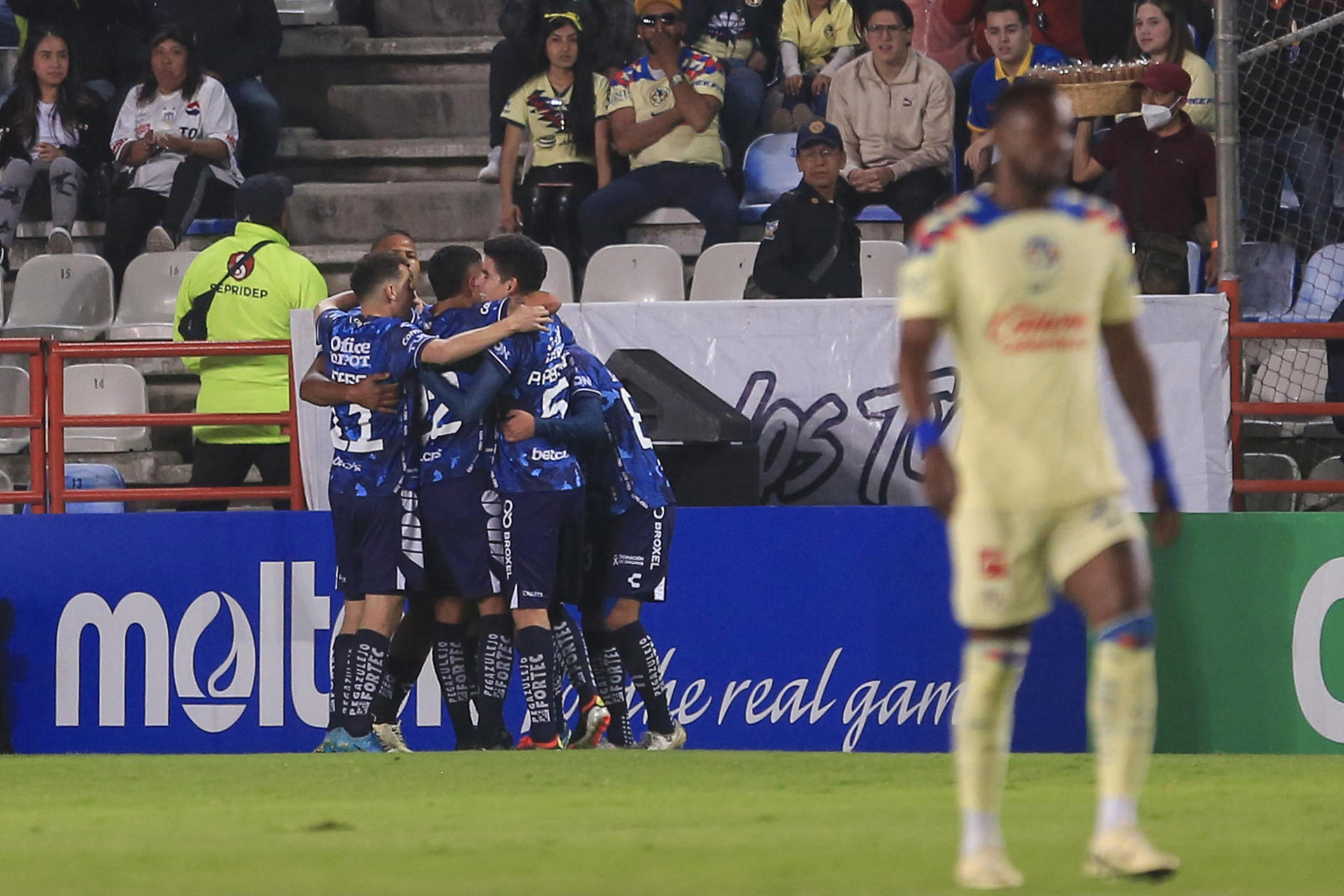 ALT 2-1. El Pachuca, del uruguayo Guillermo Almada, sorprende al América y avanza a la final