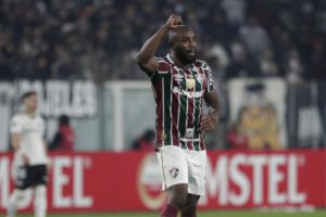 alt 0-1. Manoel le da el triunfo al 'Flu' en Chile y el líder del A se acerca a los octavos