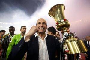ALT El uruguayo Paolo Montero será entrenador de la 'Juve' hasta final de temporada