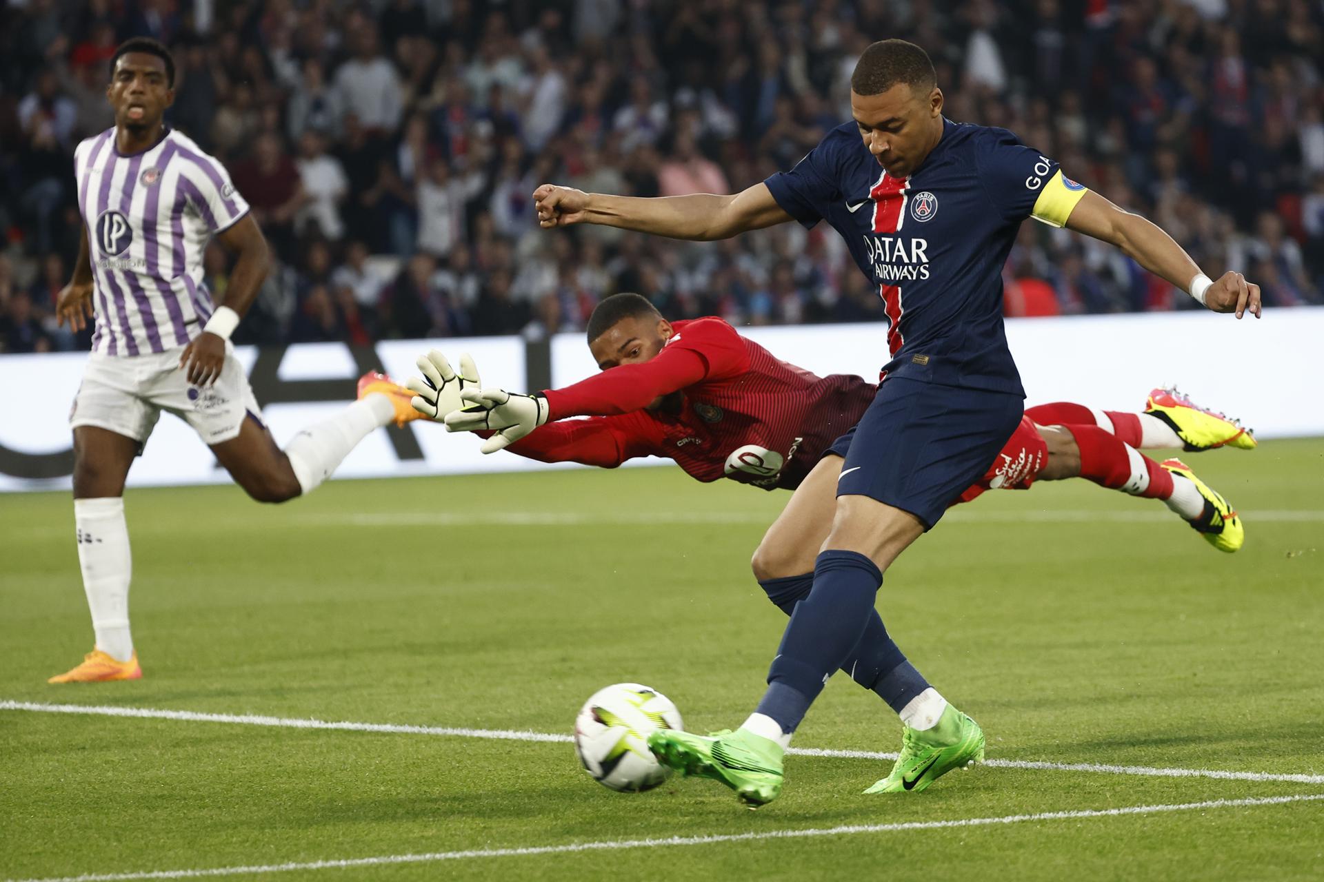 rss-efef2f2934573f9bc69ddd4a173f41aa65c3f0d81aew Mbappé se despide del Parque de los Príncipes con cariño de la grada e ignorado por el PSG