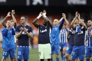 alt El Sevilla y el Alavés certifican la permanencia; Iago Aspas, acerca al Celta