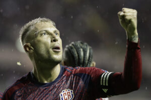 ALT El argentino Gustavo Alfaro convoca a una joven Costa Rica para la Copa América