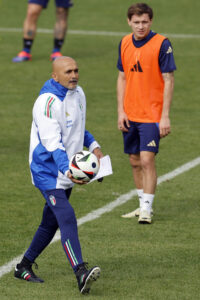 alt Spalletti y Barella, la esperanza ante la montaña rusa italiana