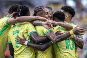 alt Marquinhos: "Brasil tiene que demostrar su favoritismo dentro de campo"