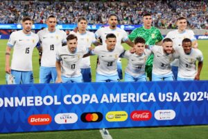 El equipo titular de Uruguay que este jueves, 27 de junio, se impuso por goleda 5-0 a Bolivia fue registrado antes de un partido de la segunda fecha del grupo C de la Copa América, en el estadio MetLife de East Rutherford (Nueva, Jersey, EE.UU.). EFE/Justin Lane
