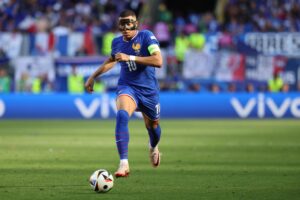 alt Mbappé: "Pensé que me iba a casa"