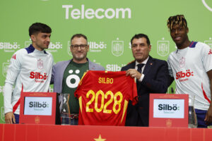 alt Pedri y Nico Williams no coinciden con Morata; Olmo defiende al capitán