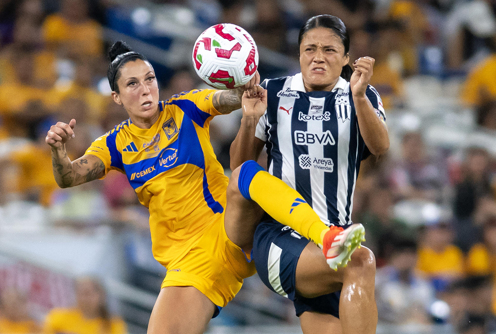 Monterrey y Tigres empatan sin goles en inicio de serie por el título campeón de campeones