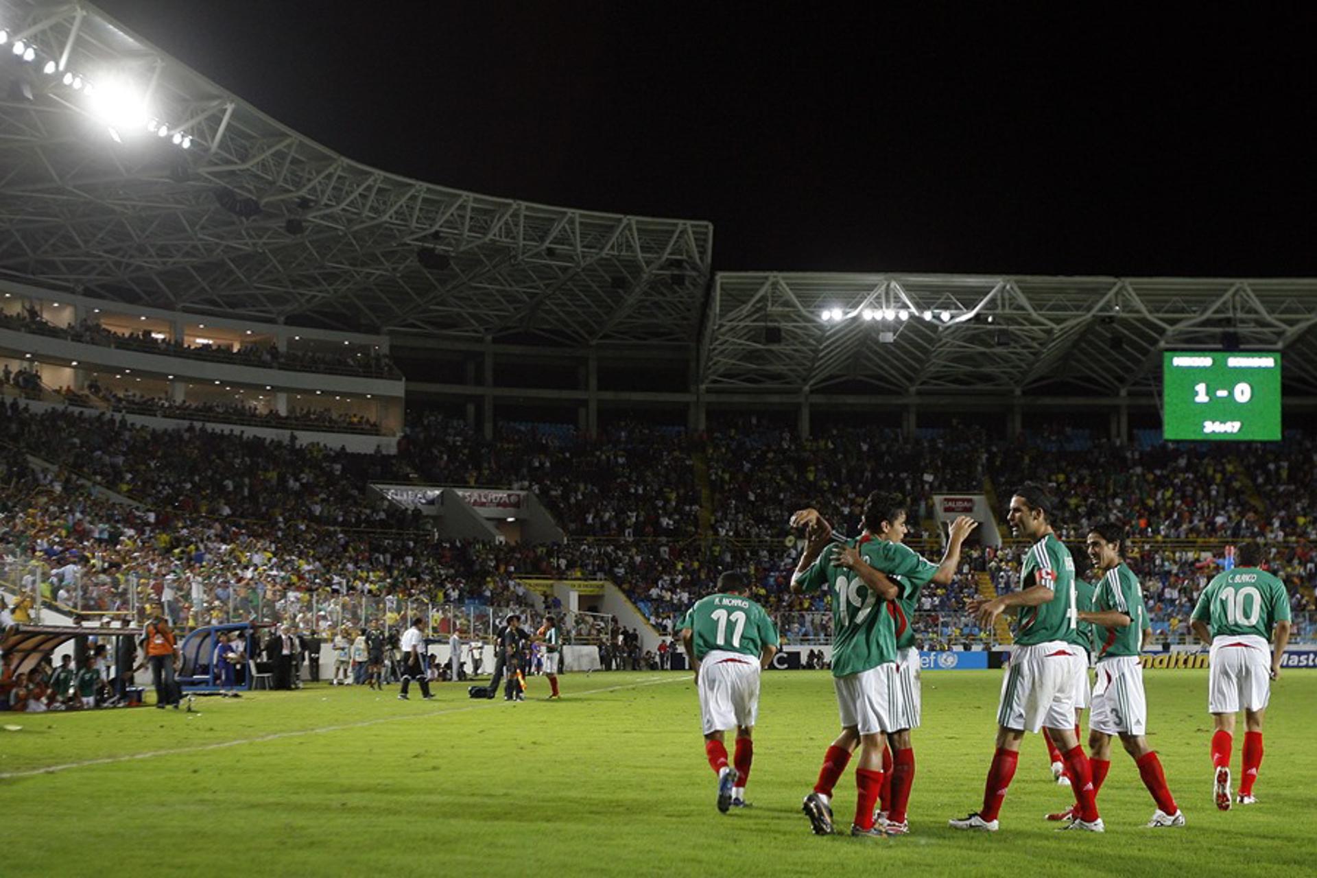 alt El Tri domina a la Tri en sus cara a cara en Copas América