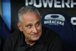 alt Flamengo retiene el liderato de la Liga brasileña de fútbol con Neymar de testigo