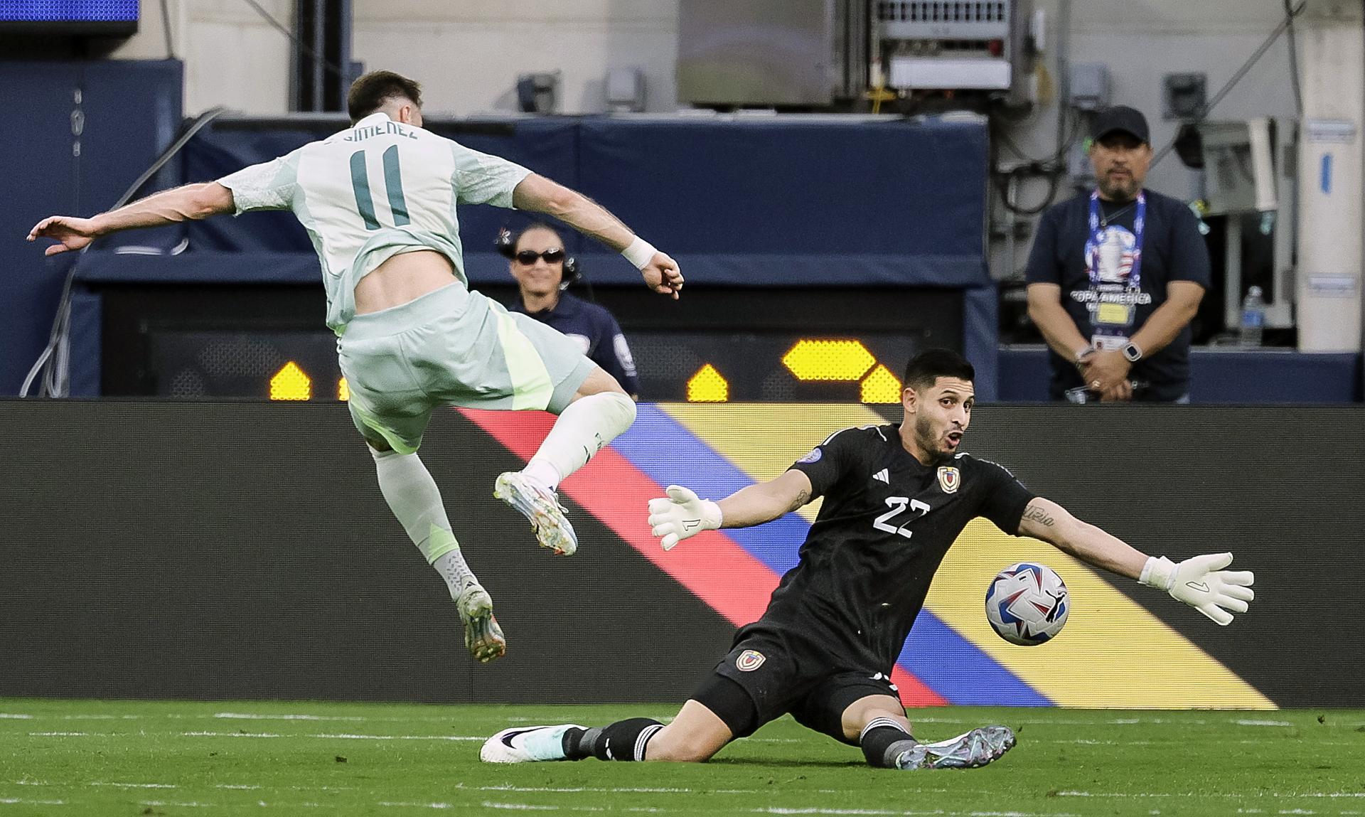 alt Los números de Rafael Romo, de vivir una pesadilla en la MLS a ser el héroe de Venezuela