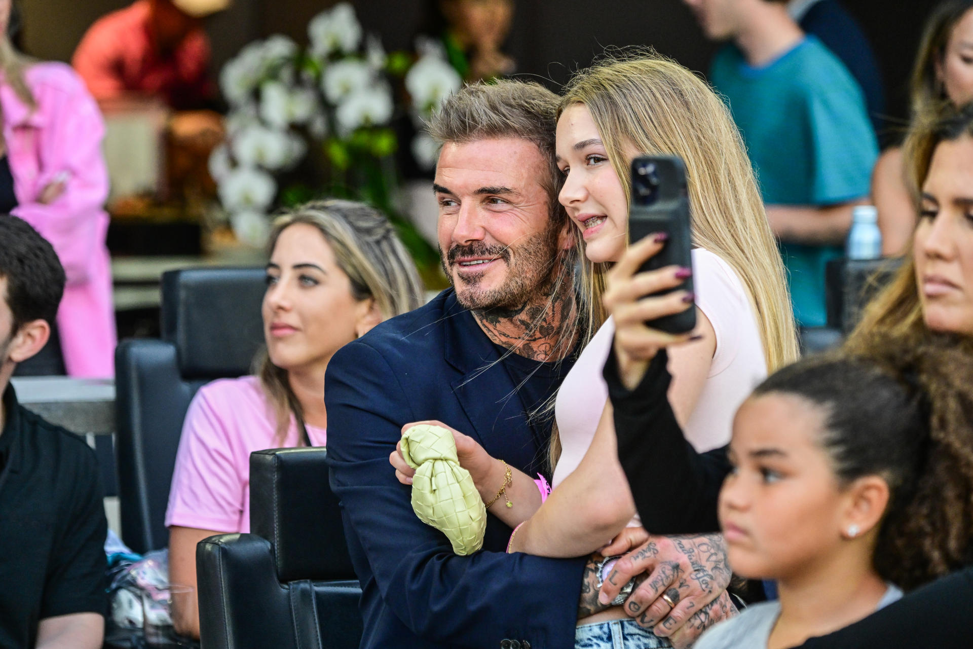 alt Beckham dice que planea crear un equipo de fútbol femenino en Miami