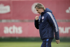 alt Gareca cita a Kuscevic de emergencia ante la ausencia de Maripán y Díaz frente a Paraguay