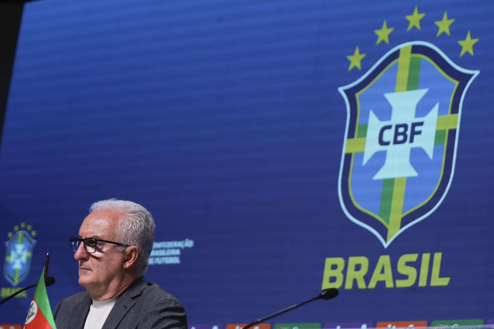 alt Dorival rebate las críticas: "No vi a ninguna selección jugando mucho mejor que nosotros"