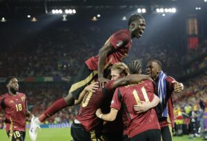 alt De Bruyne alivia el gafe de Lukaku