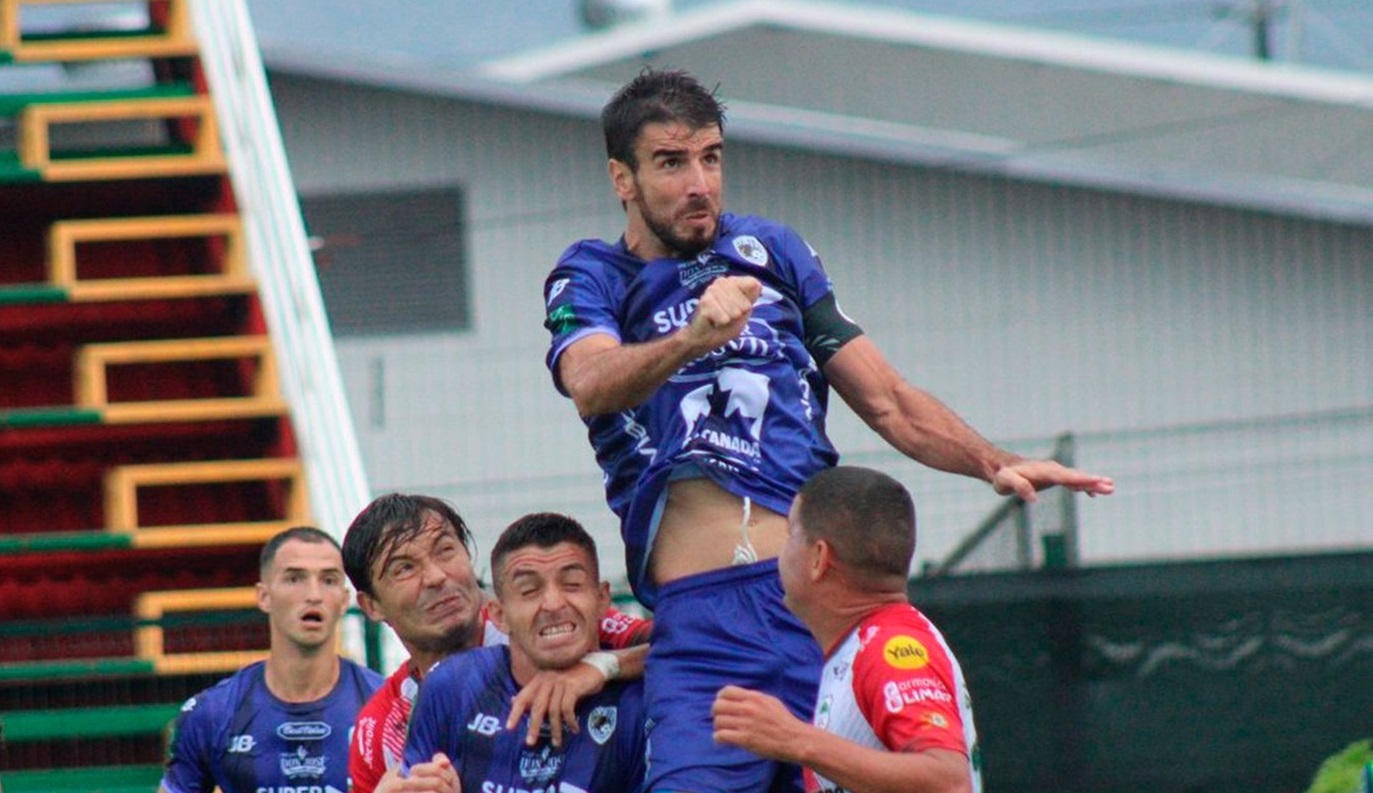 alt Uruguayo Villegas y mexicano Martínez, anotan su primer gol en Costa Rica